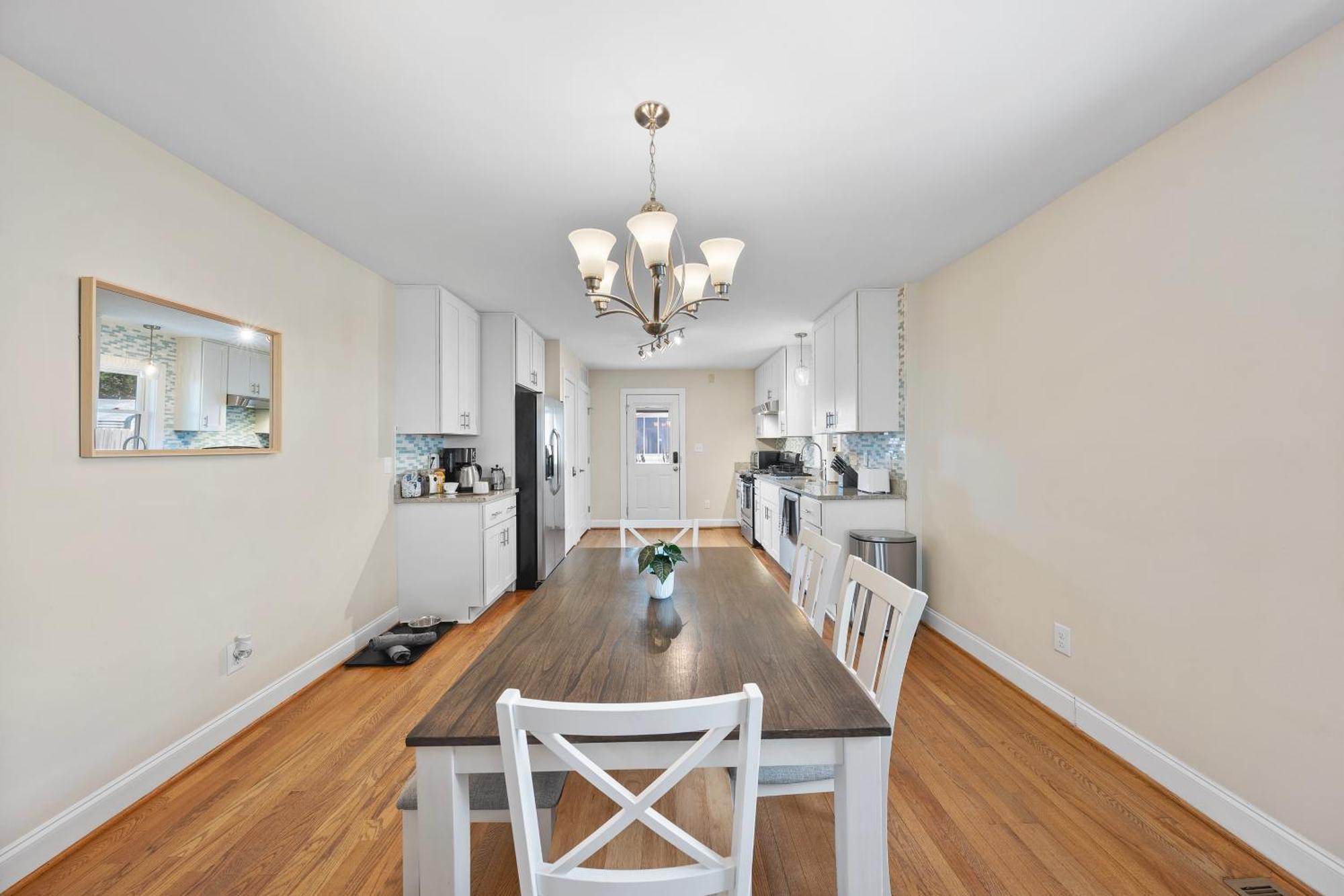 ראלי Charming Dt 3-Bed Bungalow With Fenced-In Yard מראה חיצוני תמונה
